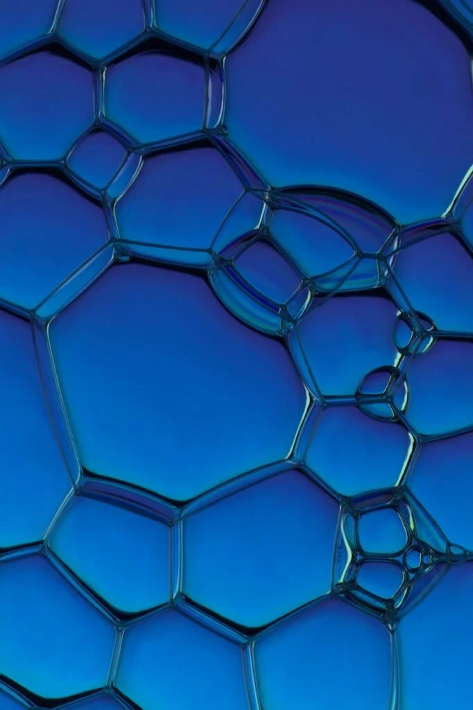 Blaue Blasen-Netzstruktur — Visualisierung für Vertriebsnetzwerke und Verbindungen